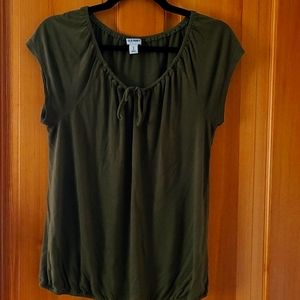Old Navy M Asparagus Green Top